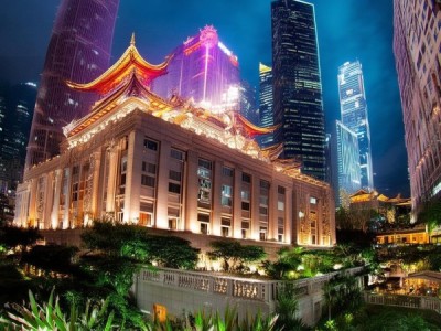 江门帝景酒店位于香港中心地带