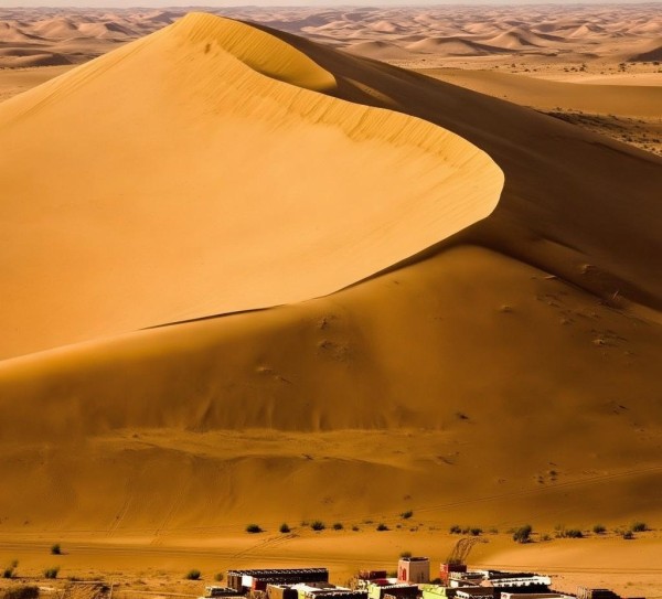 沙吞，以其独特的景观和强劲的文化魅力闻名。